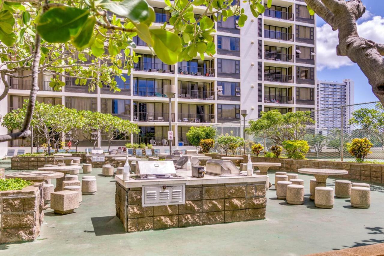 Waikiki Banyan By Koko Resorts Honolulu Exterior foto